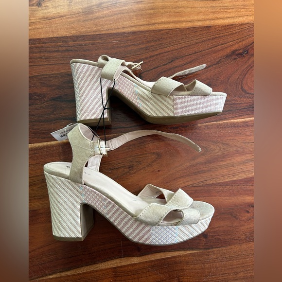 George chunky heals - Picture 3 of 9